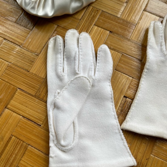 🌟HOST PICK!🌟🌹Child's vintage white gloves, adorable - Picture 5 of 7